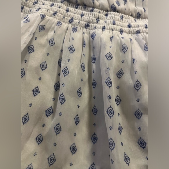 Waist-Defined Printed Dolman-Sleeve Top - White Geo - Medium - EUC - Picture 10 of 10